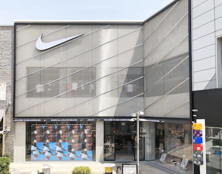 Experience the cutting-edge Nike store design by Studio Königshausen